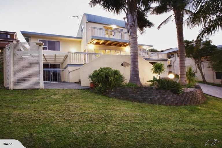 Photo of property in 20 Merehai Place, Snells Beach, 0920