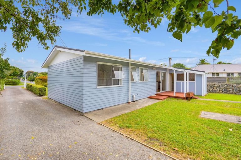 Photo of property in 23 Greenaway Road, Waikanae, 5036