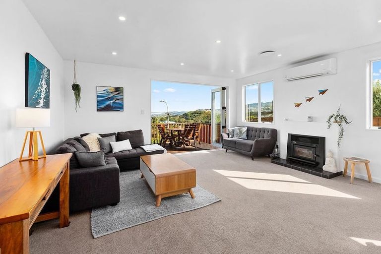 Photo of property in 79 Black Rock Road, Newlands, Wellington, 6037