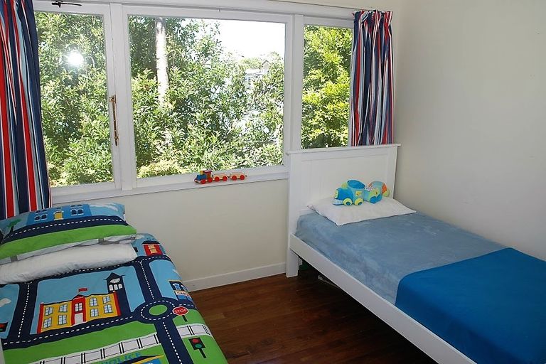 Photo of property in 5 Springtime Crescent, Stanmore Bay, Whangaparaoa, 0932