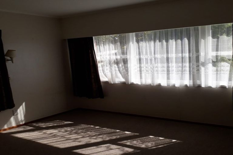 Photo of property in 12 Norfolk Rise, Waiuku, 2123