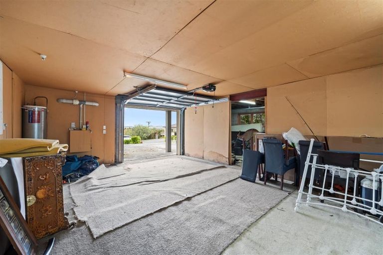 Photo of property in 2 Bickerstaffe Road, Maungaturoto, 0520