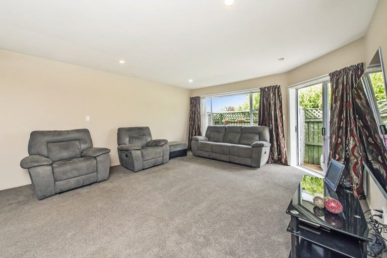 Photo of property in 2/17 Cunningham Place, Halswell, Christchurch, 8025