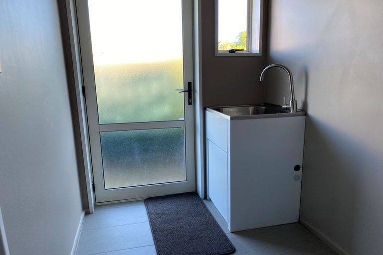 Photo of property in 2/10 Thistledown Place, Woolston, Christchurch, 8062