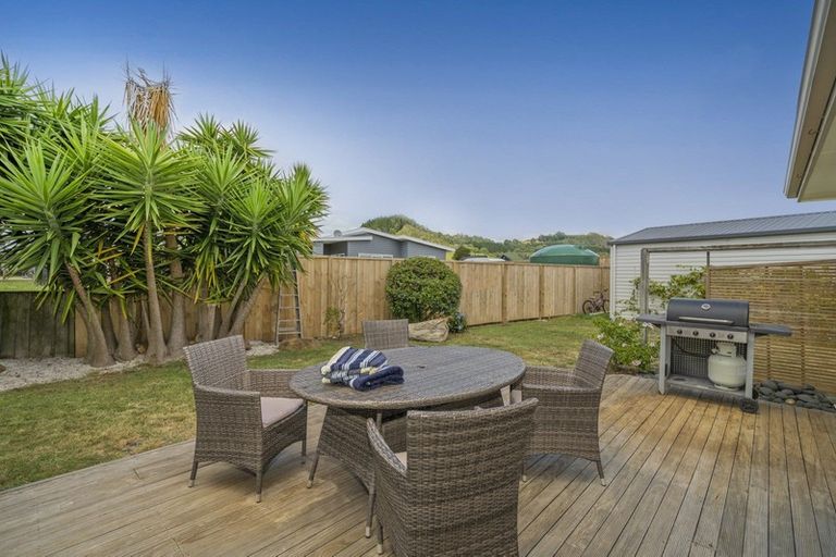 Photo of property in 3 Hawk Hill Crescent, Cooks Beach, Whitianga, 3591