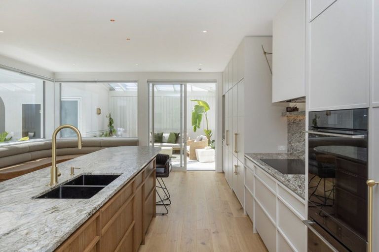 Photo of property in 93 Carlton Mill Road, Merivale, Christchurch, 8014