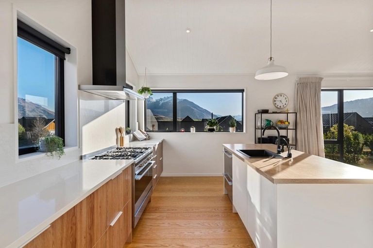 Photo of property in 2 Wanderer Lane, Jacks Point, Queenstown, 9371