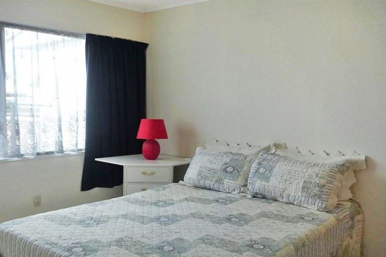 Photo of property in 1/15 Gebbie Road, Taradale, Napier, 4112