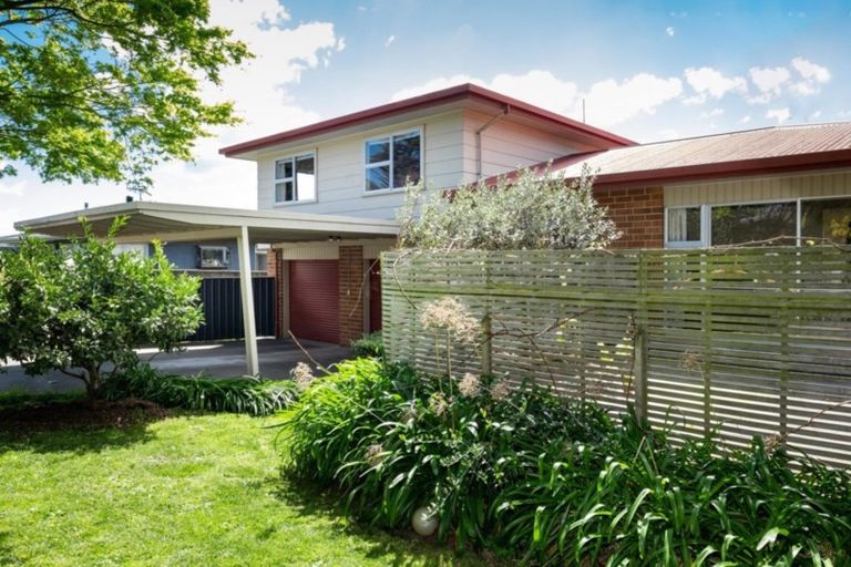 Photo of property in 20 Saint Hill Lane, Havelock North, 4130
