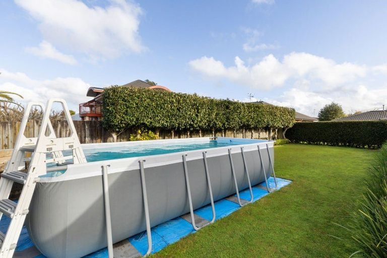 Photo of property in 10 Cairns Crescent, Rototuna, Hamilton, 3210