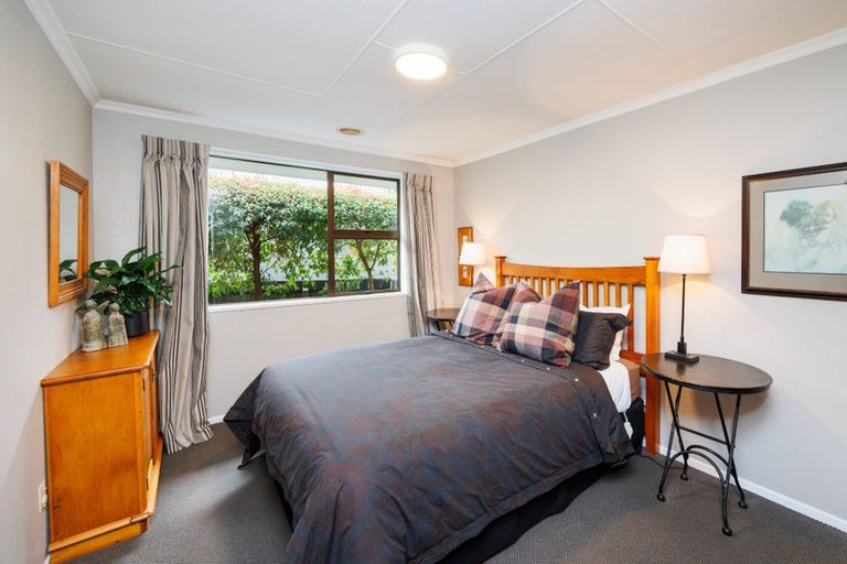 Photo of property in 8 Earl Place, Hokowhitu, Palmerston North, 4410