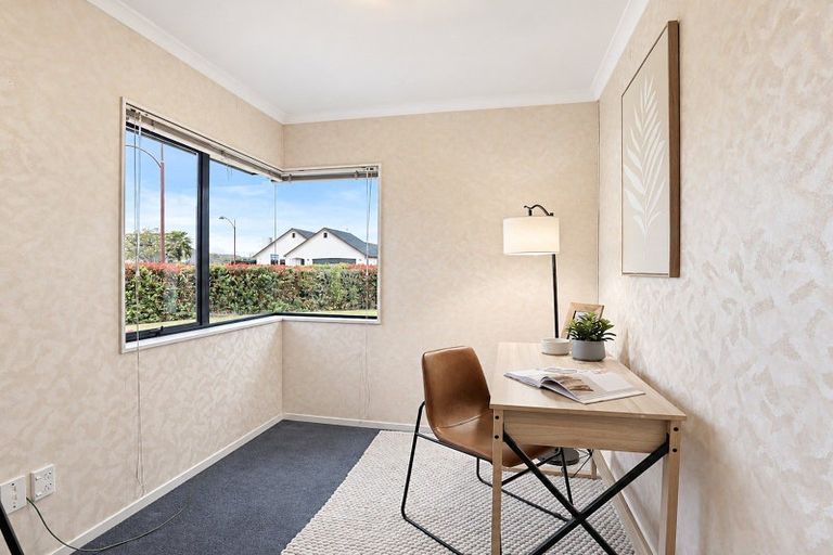Photo of property in 1 Roderick Place, Rototuna, Hamilton, 3210