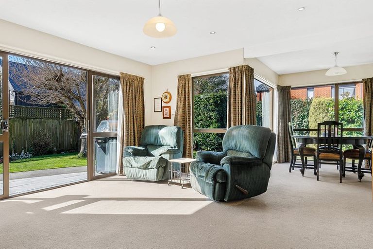 Photo of property in 21 Wadeley Road, Ilam, Christchurch, 8041