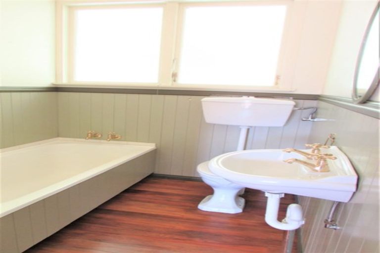 Photo of property in 29 Blue Mountains Road, Silverstream, Upper Hutt, 5019