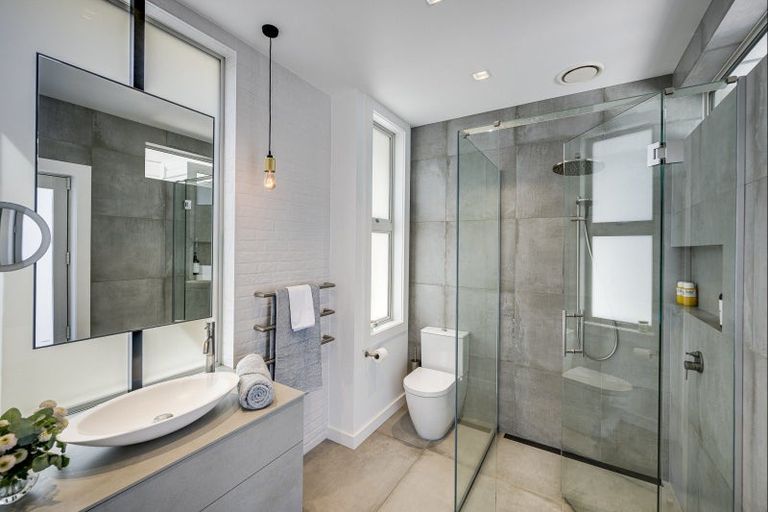 Photo of property in 8 Kowhai Road, Bluff Hill, Napier, 4110