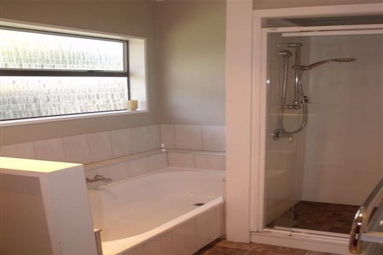 Photo of property in 4/16 Guthrie Road, Havelock North, 4130