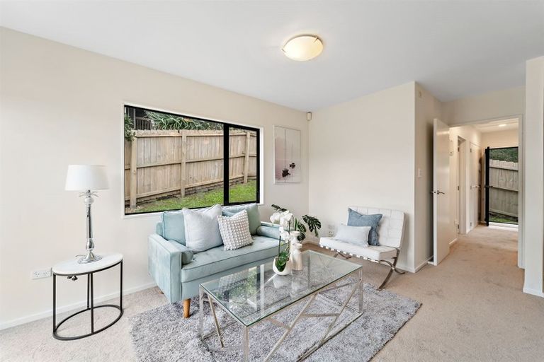 Photo of property in 16 Landvale Court, Browns Bay, Auckland, 0630