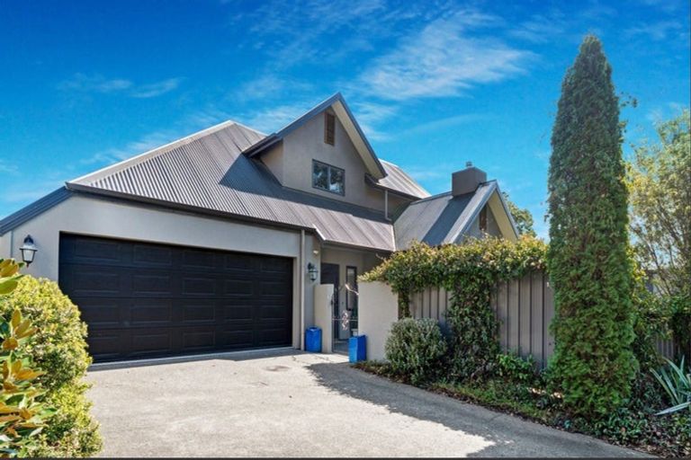 Photo of property in 5b Te Mata Peak Road, Havelock North, 4130