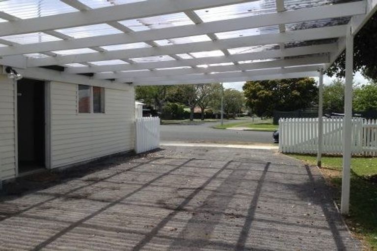 Photo of property in 1/22 Sturdee Road, Manurewa, Auckland, 2102
