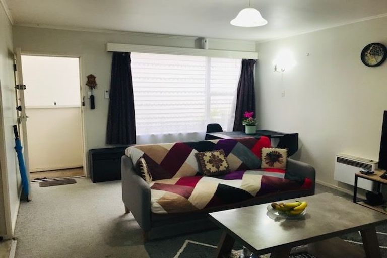 Photo of property in 7 Aratonga Avenue, Greenlane, Auckland, 1051