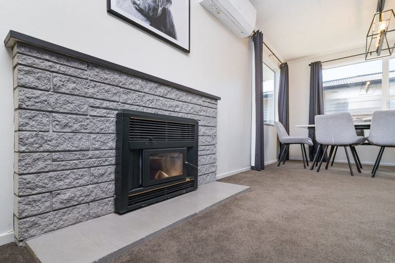 Photo of property in 22 Rhodes Drive, Kelvin Grove, Palmerston North, 4414