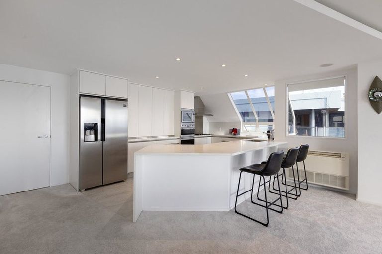 Photo of property in 2/28 The Mall, Mount Maunganui, 3116