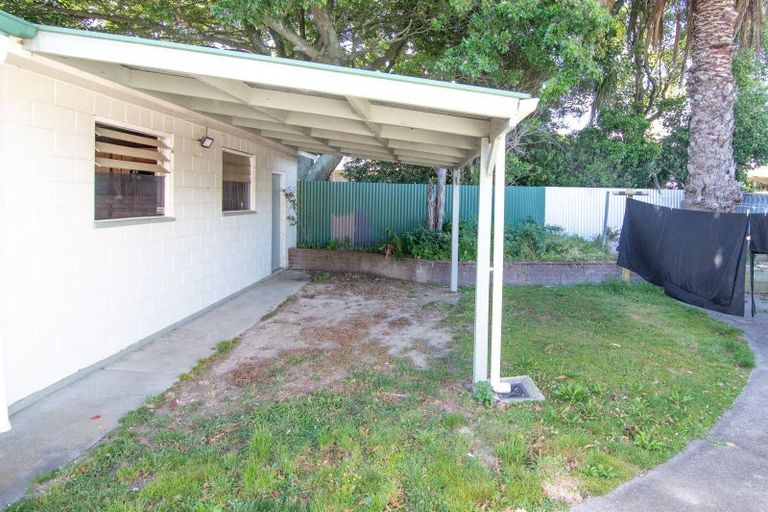 Photo of property in 186 Tremaine Avenue, Westbrook, Palmerston North, 4412