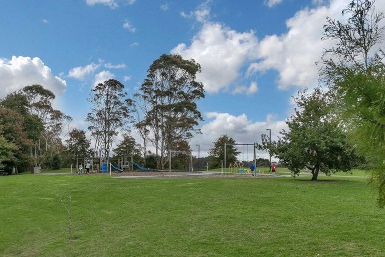 Photo of property in The Haven, 41/120 Beach Haven Road, Beach Haven, Auckland, 0626