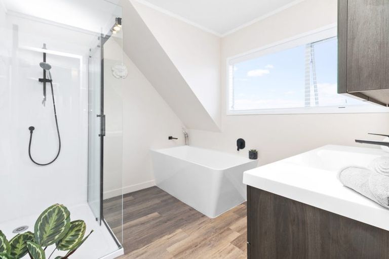 Photo of property in 2 Titiwai Place, Birkenhead, Auckland, 0626