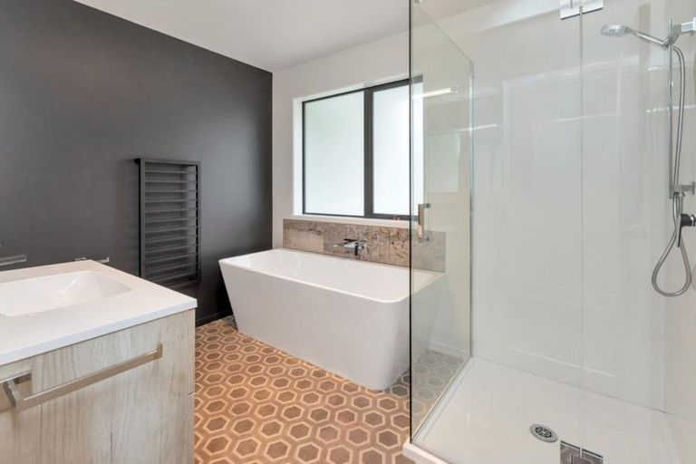 Photo of property in 6 Soldier Way, Parahaki, Whangarei, 0112