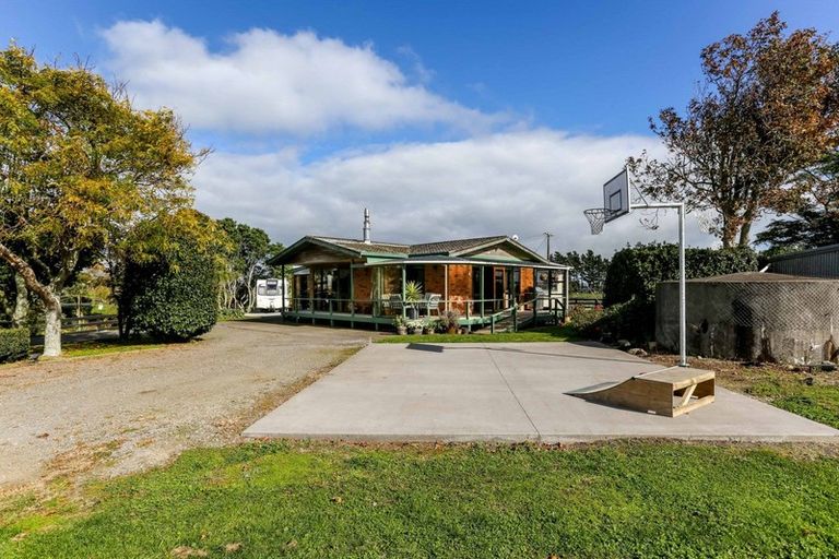Photo of property in 24 Waipapa Road, Waitara, 4383