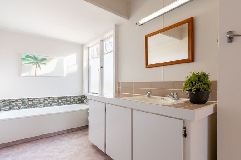 Photo of property in 42 Donovan Road, Paraparaumu Beach, Paraparaumu, 5032