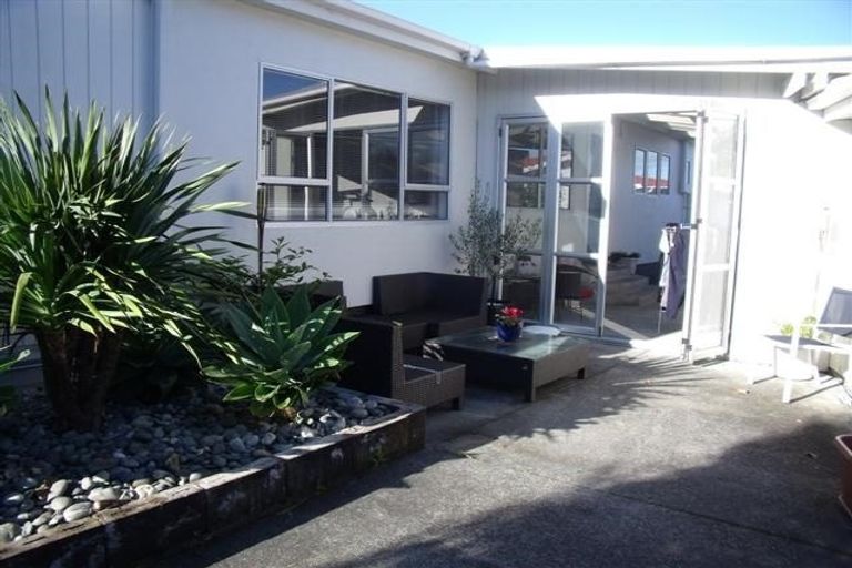 Photo of property in 13 Abel Tasman Avenue, Henderson, Auckland, 0610