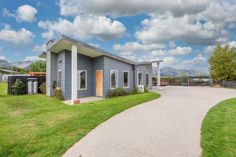 Photo of property in 7 Ellie Place, Lake Hawea, Wanaka, 9382