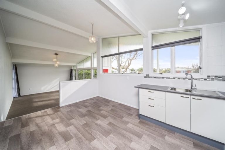 Photo of property in 22 Iredale Road, Hawera, 4610