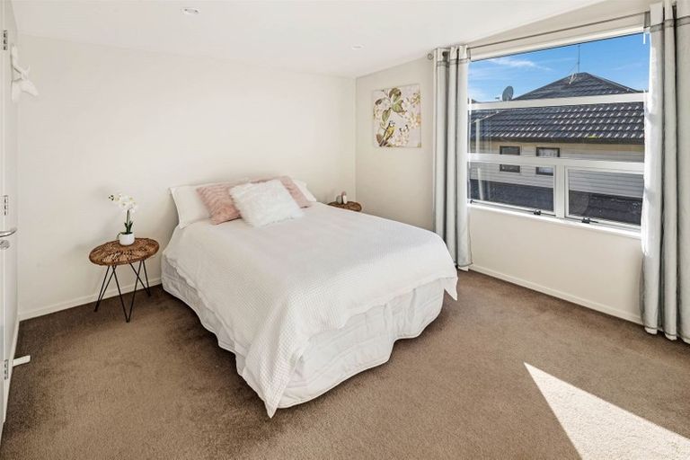 Photo of property in 10 Erlestoke Crescent, Churton Park, Wellington, 6037