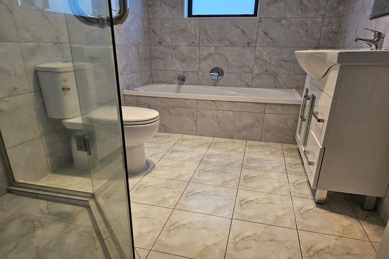 Photo of property in 12a John Street, Mangere East, Auckland, 2024