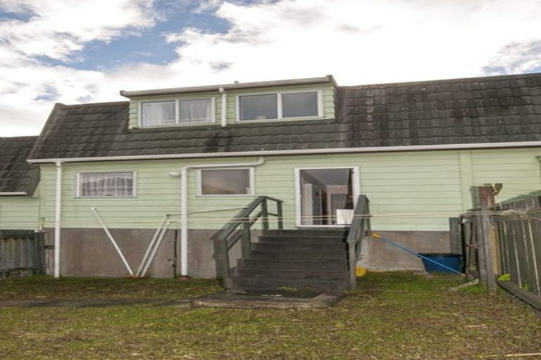 Photo of property in 11/2 Burdendale Grove, Churton Park, Wellington, 6037