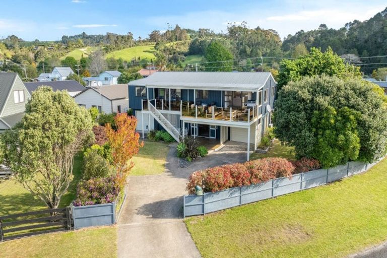 Photo of property in 2 Banks Street, Cooks Beach, Whitianga, 3591