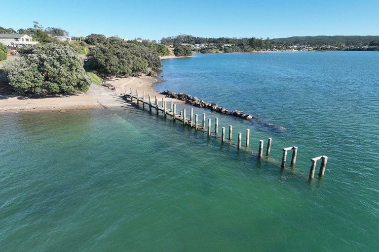 Photo of property in 106 Komiti Road, Tinopai, Matakohe, 0593