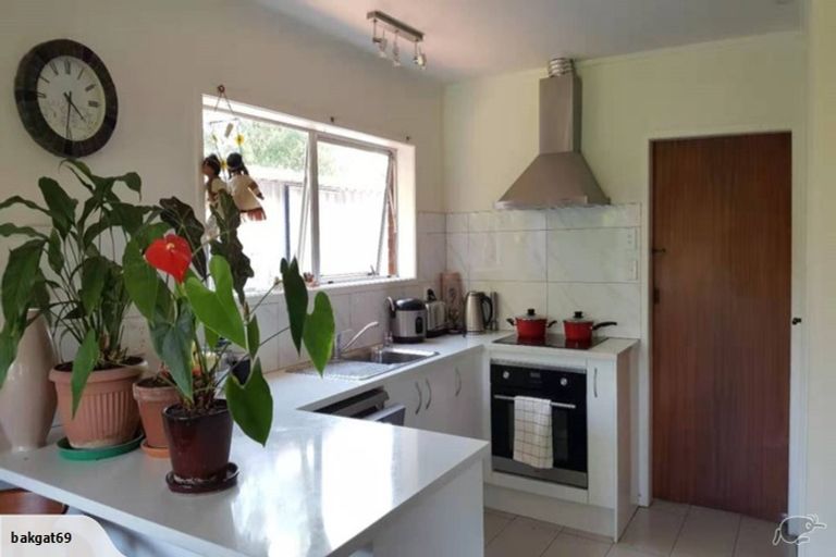 Photo of property in 2/76 Glenvar Road, Torbay, Auckland, 0630