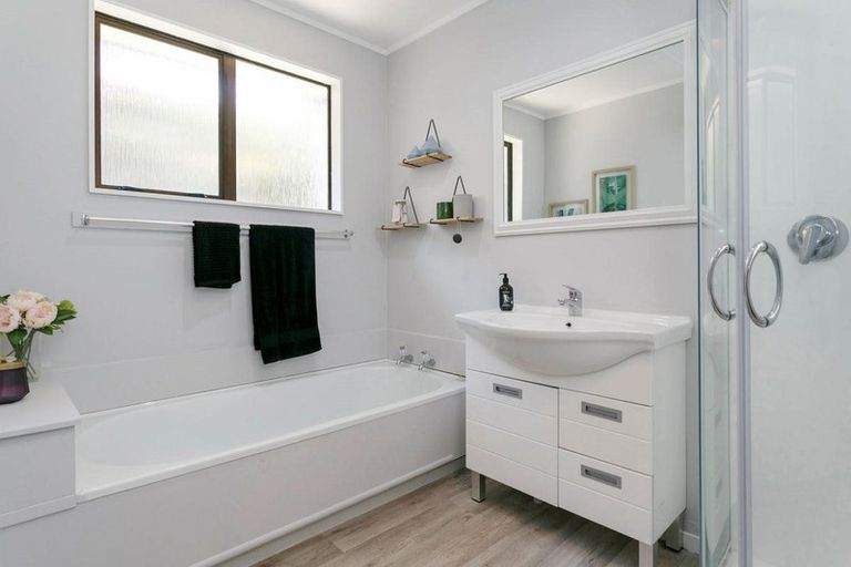 Photo of property in 90 Taharepa Road, Hilltop, Taupo, 3330