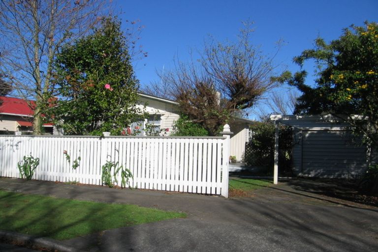 Photo of property in 70 Rangitane Street, Palmerston North, 4414
