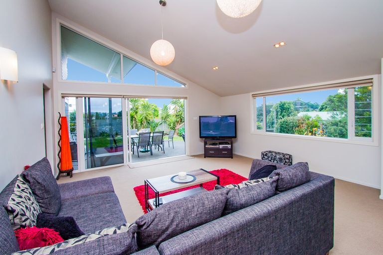 Photo of property in 854 Whangaparaoa Road, Manly, Whangaparaoa, 0930