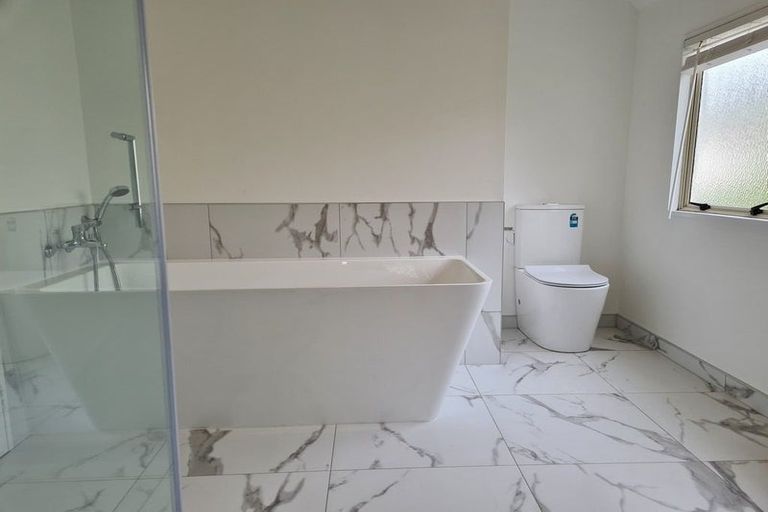 Photo of property in 2/97 Clyde Road, Ilam, Christchurch, 8041