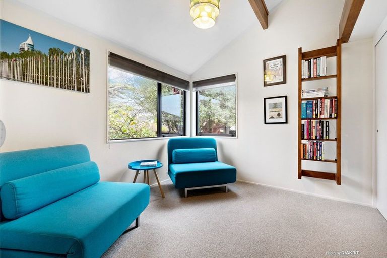 Photo of property in 8 Burbank Crescent, Churton Park, Wellington, 6037