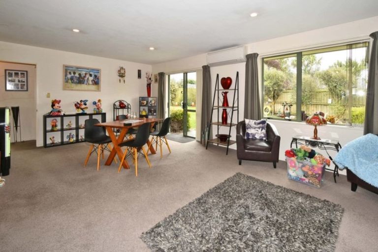 Photo of property in 65 Orlando Crescent, Waimairi Beach, Christchurch, 8083