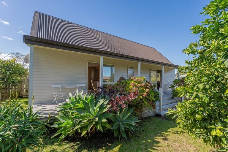 Photo of property in 51 Cholmondeley Crescent, Whitianga, 3510