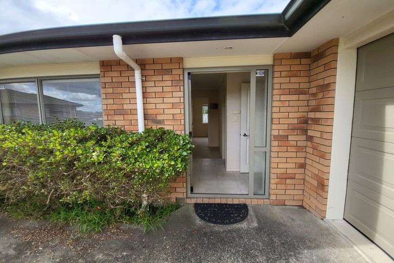 Photo of property in 19 Ballymore Drive, Pinehill, Auckland, 0632