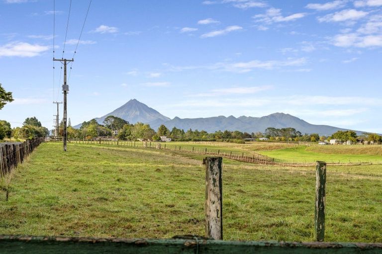 Photo of property in 492 Carrington Road, Hurworth, New Plymouth, 4371